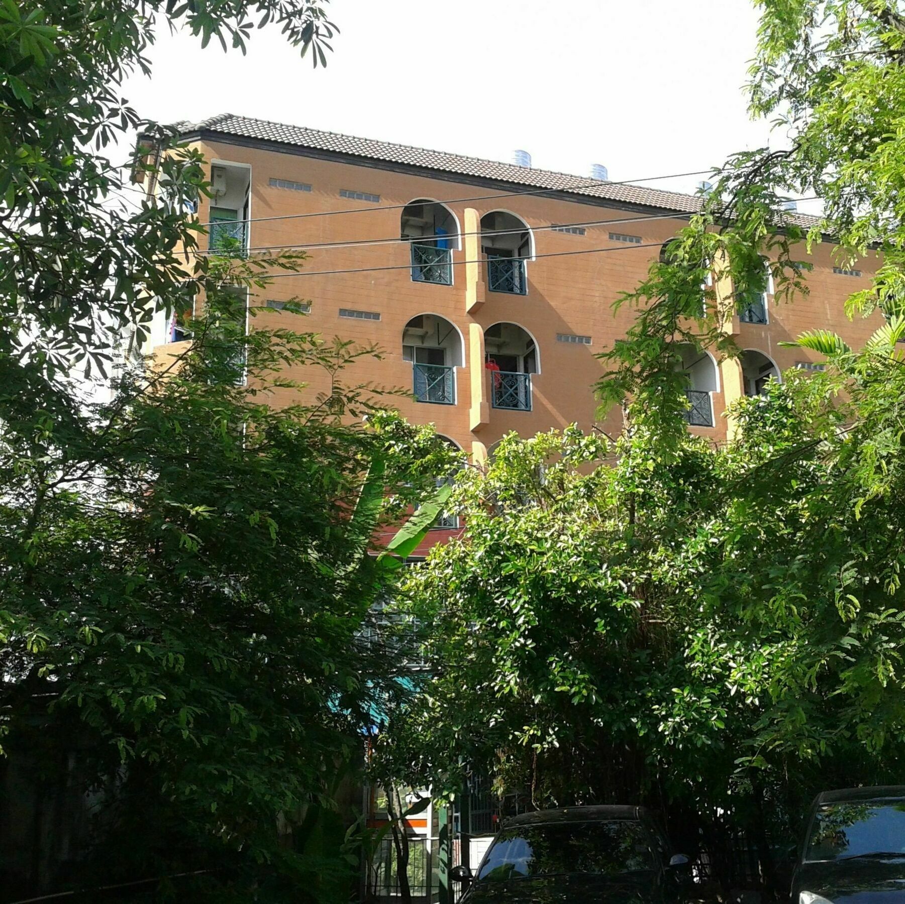 Baan Khun Mae Apartment Bangkok Dış mekan fotoğraf
