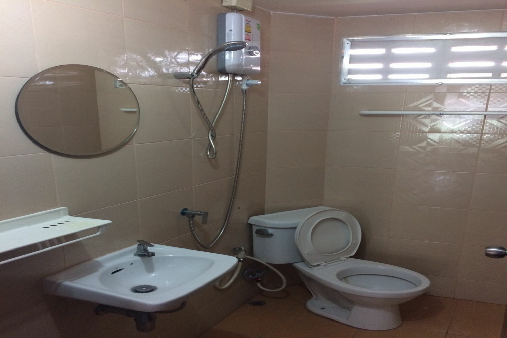 Baan Khun Mae Apartment Bangkok Dış mekan fotoğraf