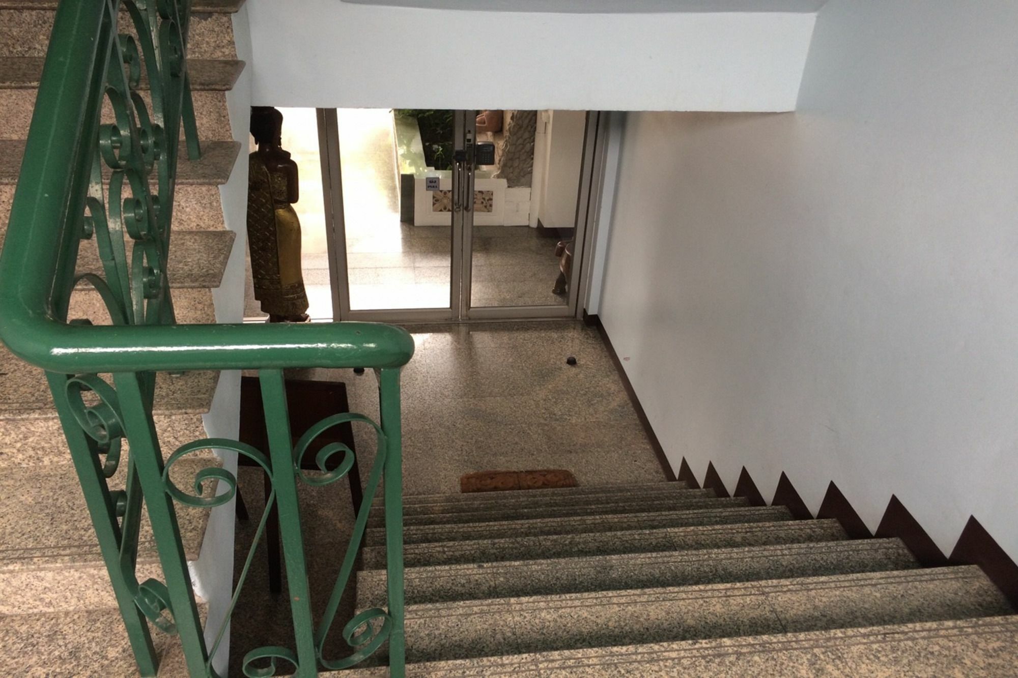 Baan Khun Mae Apartment Bangkok Dış mekan fotoğraf
